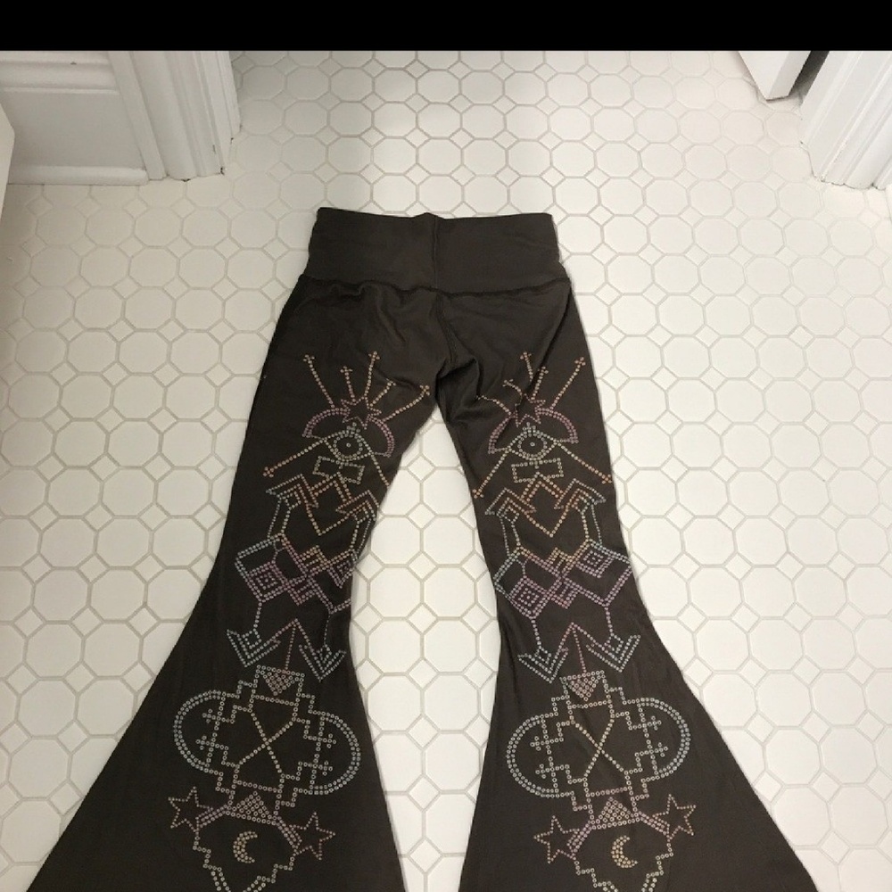 Teeki bellbottom pants